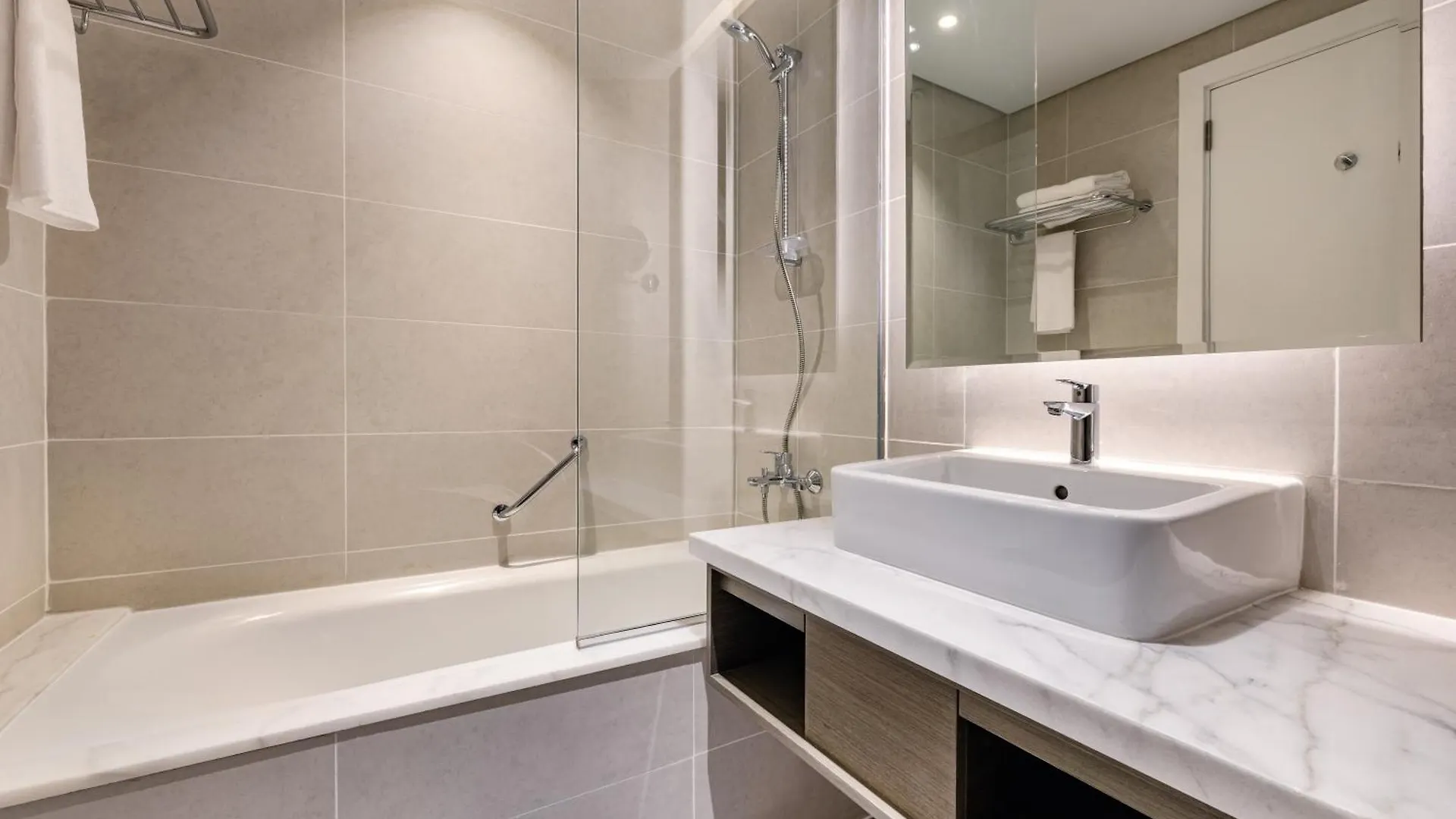A Living Stylish Studio Apartment With Partial Burj & Canal View At Prive B 1417 Дубай 0*,  ОАЭ