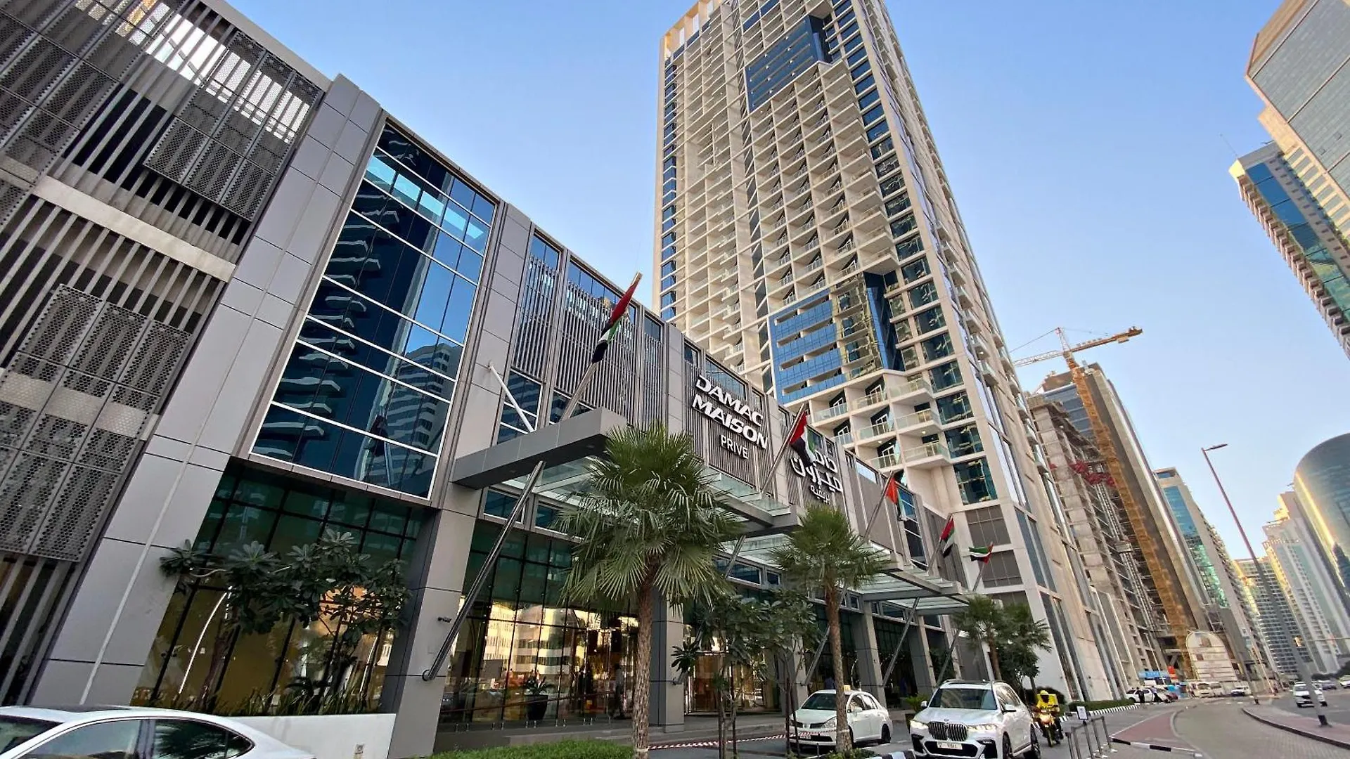 A Living Stylish Studio Apartment With Partial Burj & Canal View At Prive B 1417 Дубай